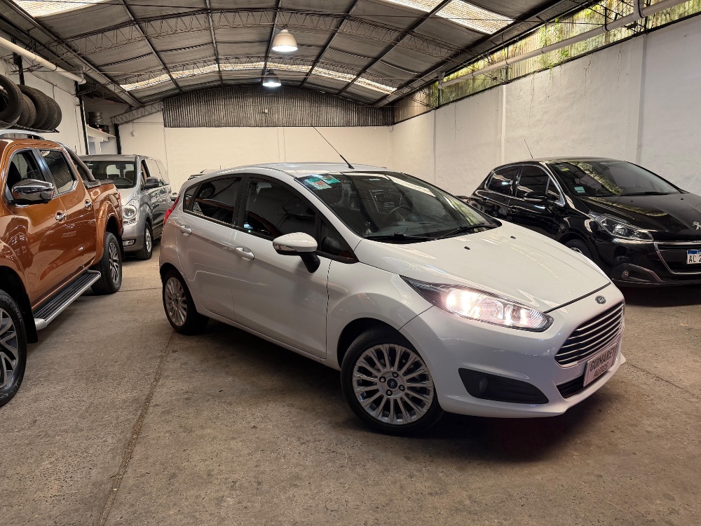 Ford Fiesta 1.6 SE Powershift 120cv — foto 7