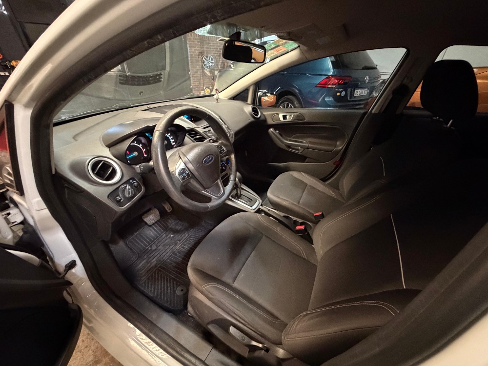Ford Fiesta 1.6 SE Powershift 120cv — foto 8
