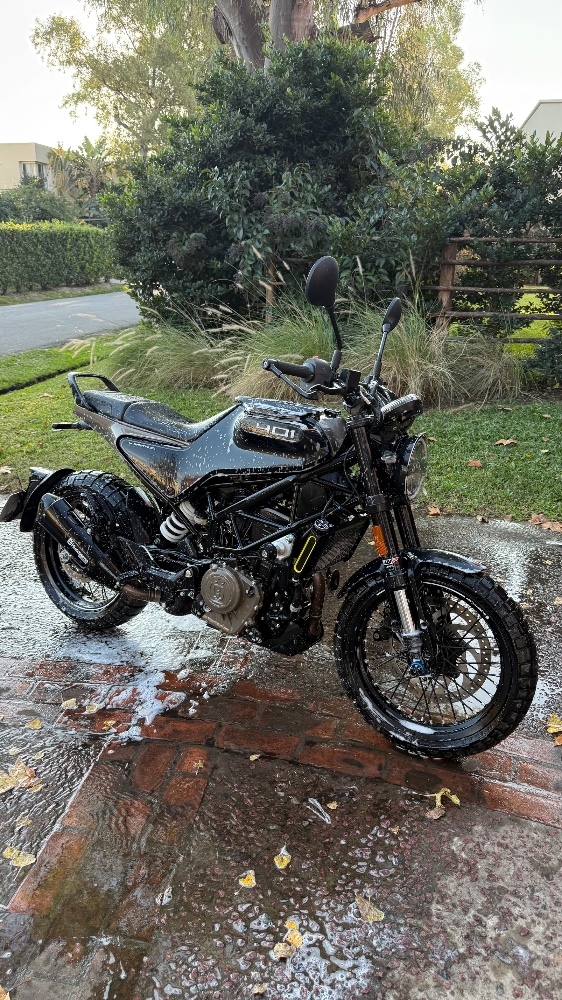 Husqvarna Svartpilen 401 — foto 9
