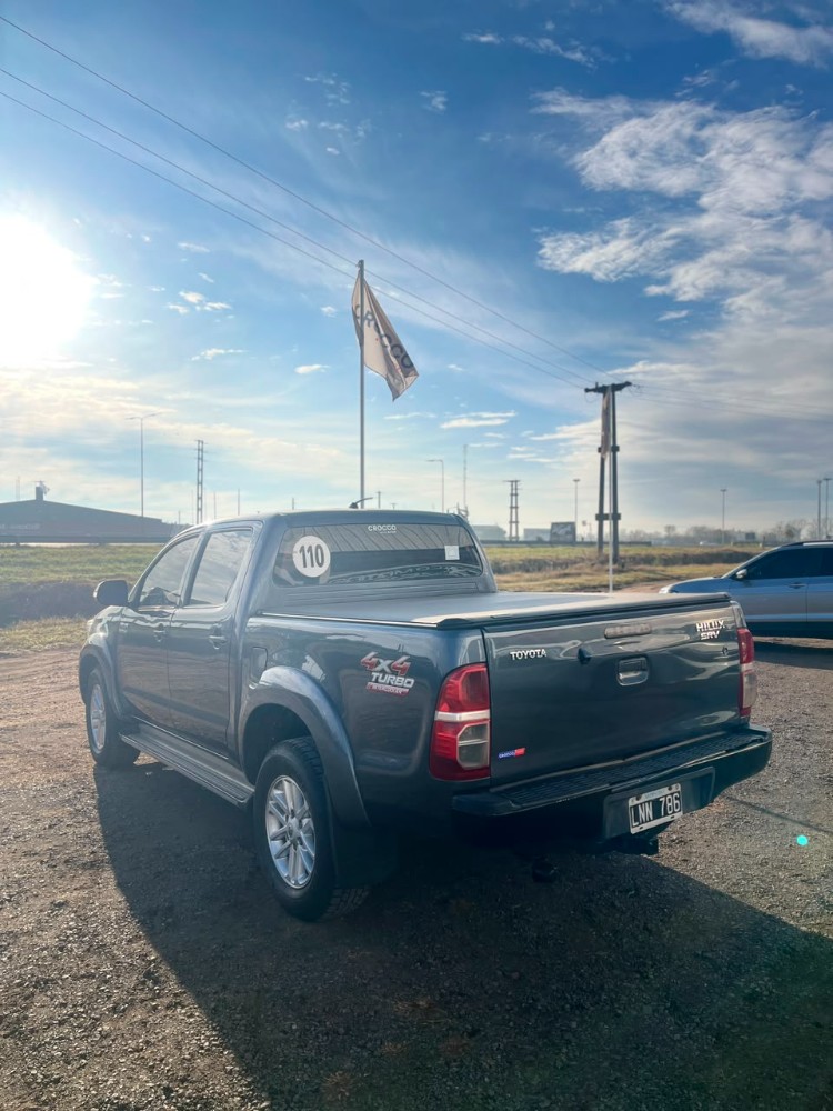 Toyota HILUX SRV 4X4 — foto 7