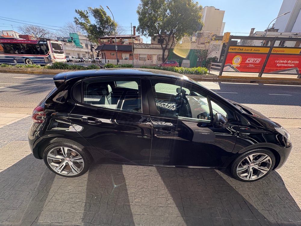Peugeot 208 GT 1.6 Thp  — foto 2