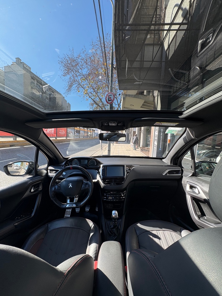 Peugeot 208 GT 1.6 Thp  — foto 9