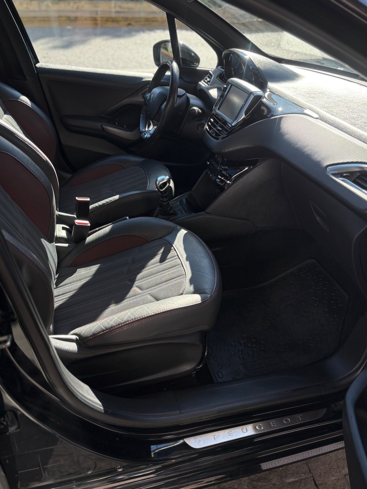 Peugeot 208 GT 1.6 Thp  — foto 12