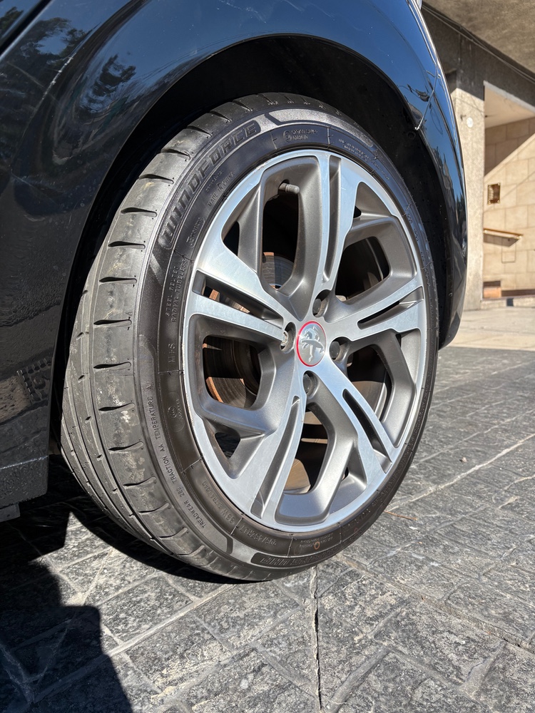 Peugeot 208 GT 1.6 Thp  — foto 16