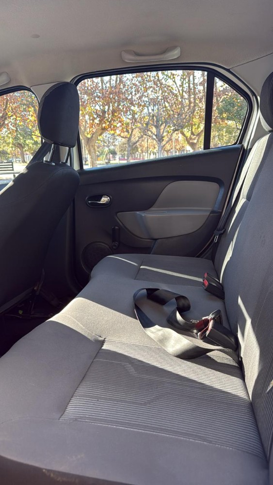 Renault Logan 1.6 — foto 6