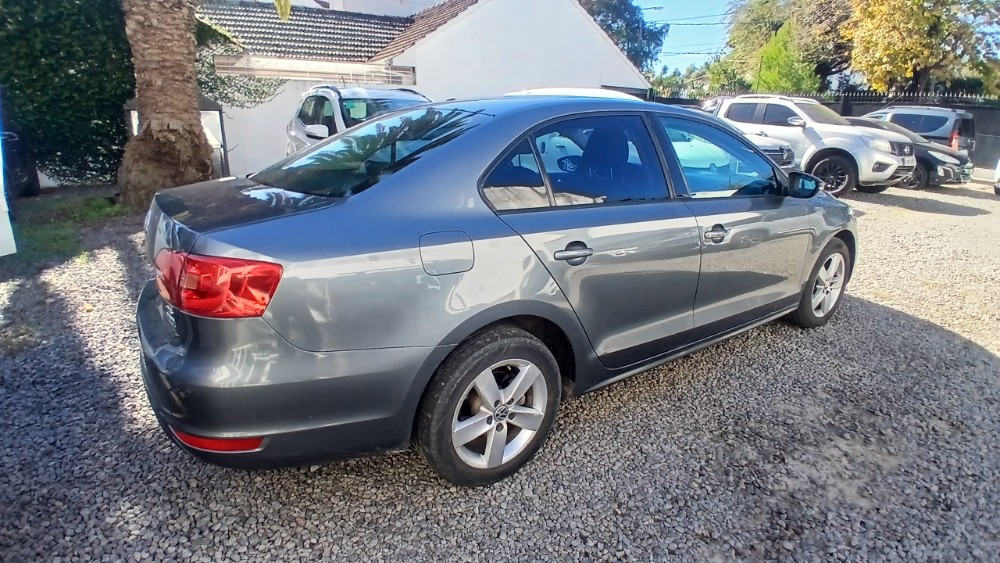 Volkswagen Vento Luxury — foto 7