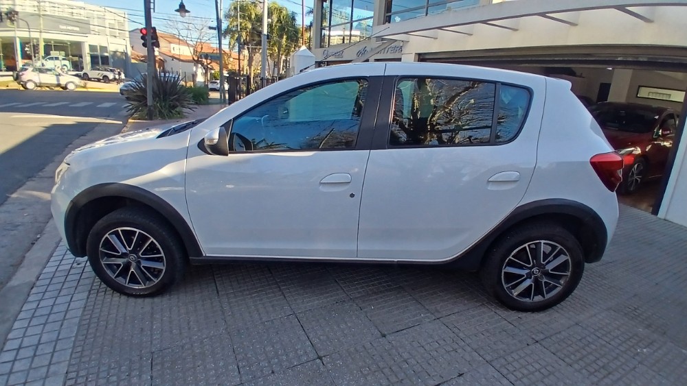 Renault Sandero Intens — foto 4
