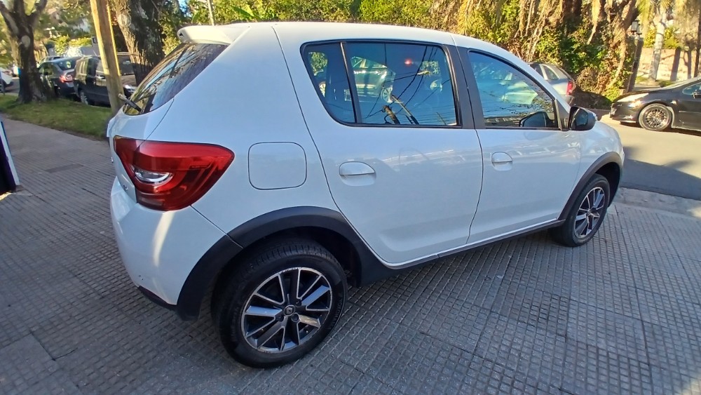 Renault Sandero Intens — foto 7