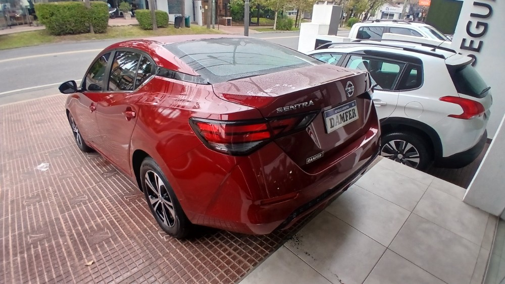 Nissan Sentra Advance — foto 2
