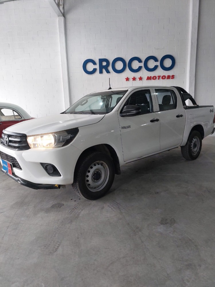Toyota HILUX DX 4X4 MT