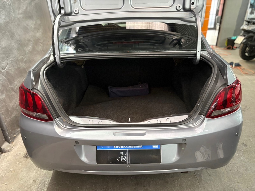 Peugeot 301 Allure 1.6 HDI — foto 9