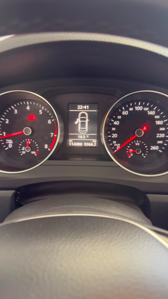 Volkswagen VENTO ADVANCE 2.0 MT — foto 2