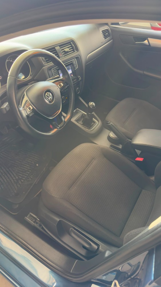 Volkswagen VENTO ADVANCE 2.0 MT — foto 3