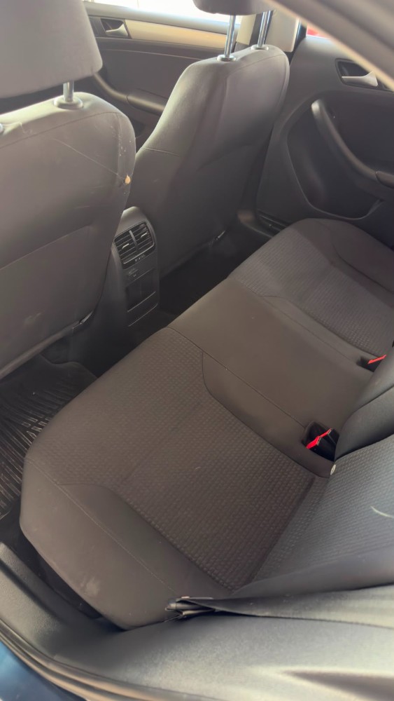 Volkswagen VENTO ADVANCE 2.0 MT — foto 4