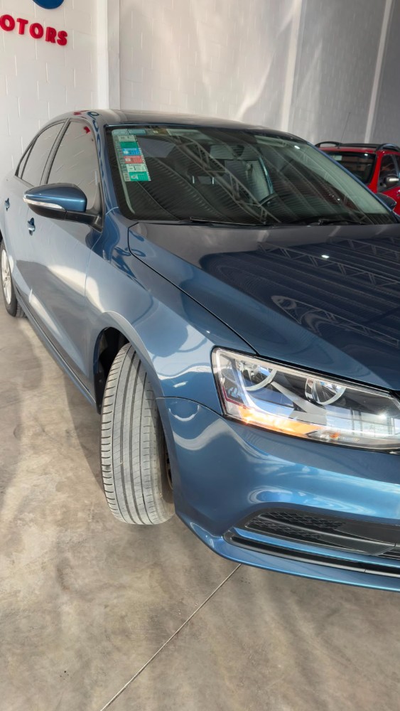 Volkswagen VENTO ADVANCE 2.0 MT — foto 8