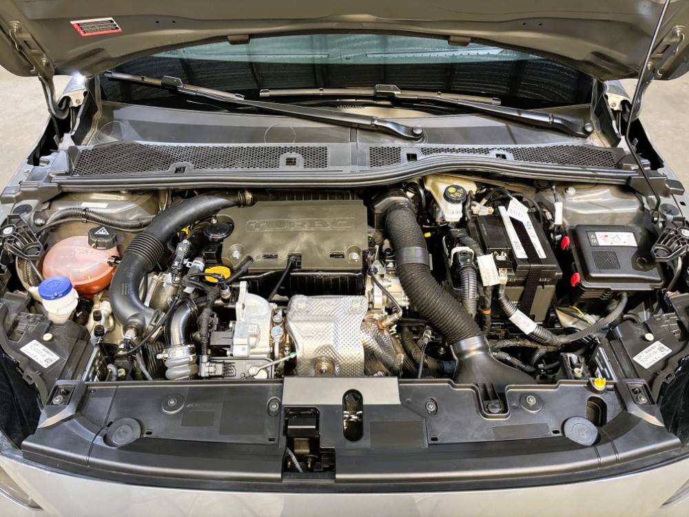 Peugeot 208 GT T200 AM25.5 CVT — foto 12