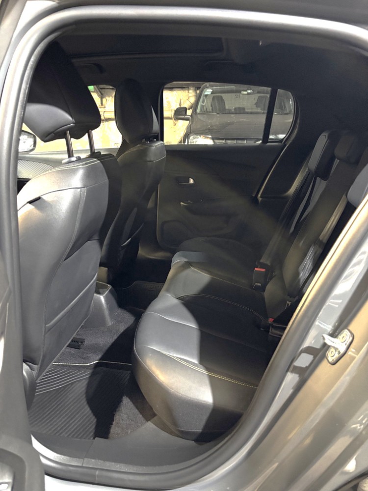 Peugeot 208 GT T200 AM25.5 CVT — foto 13