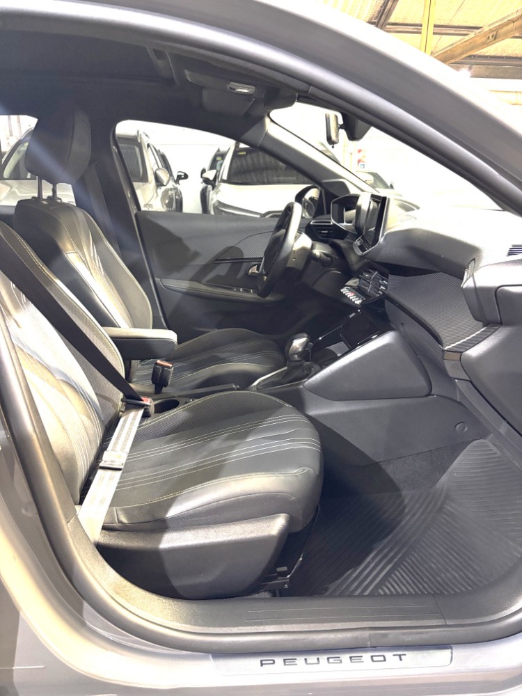 Peugeot 208 GT T200 AM25.5 CVT — foto 15