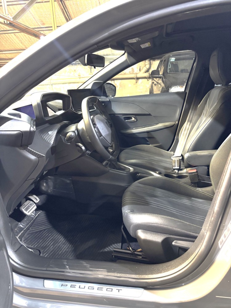 Peugeot 208 GT T200 AM25.5 CVT — foto 17