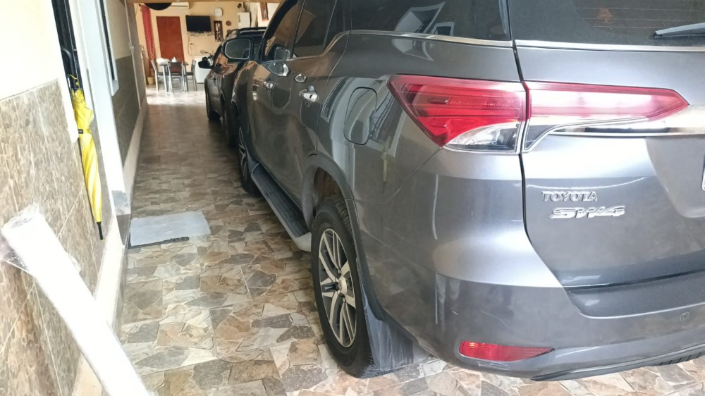 Toyota SW4 SRX 2.8 — foto 4