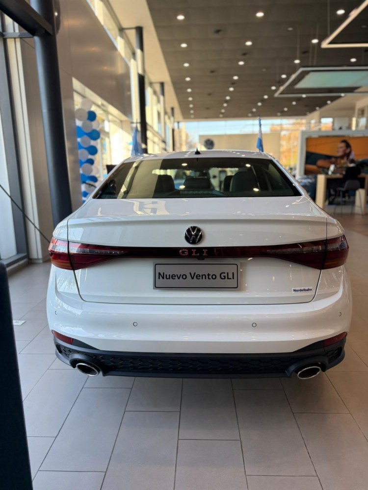 Volkswagen Vento GLI — foto 2