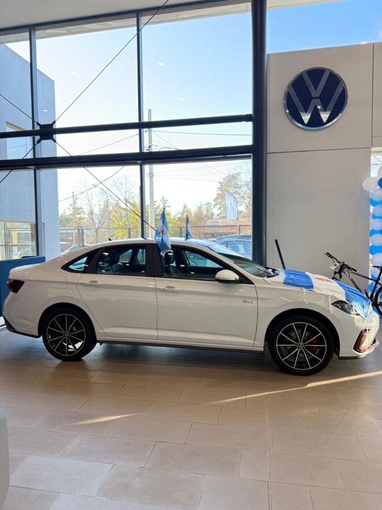 Volkswagen Vento GLI — foto 3