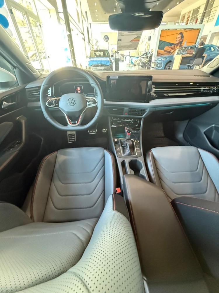 Volkswagen Vento GLI — foto 5