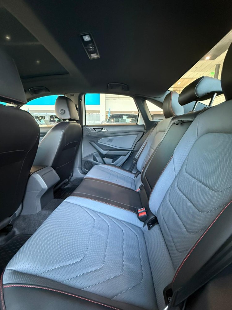Volkswagen Vento GLI — foto 6
