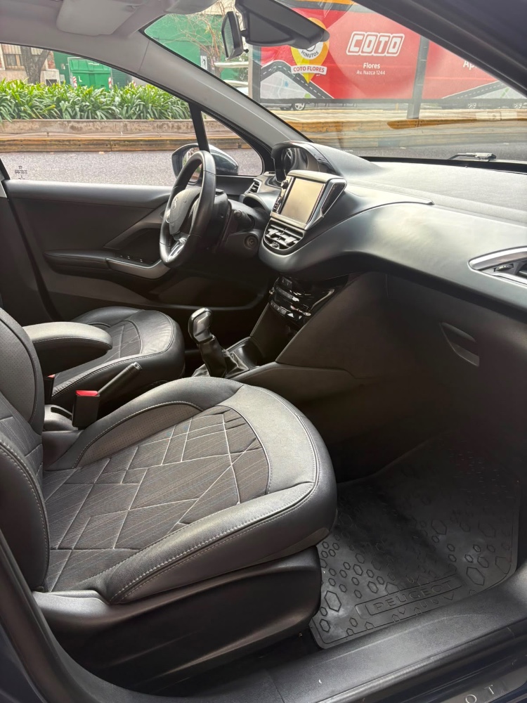 Peugeot 208 Feline 1.6 N pack cuir  — foto 9