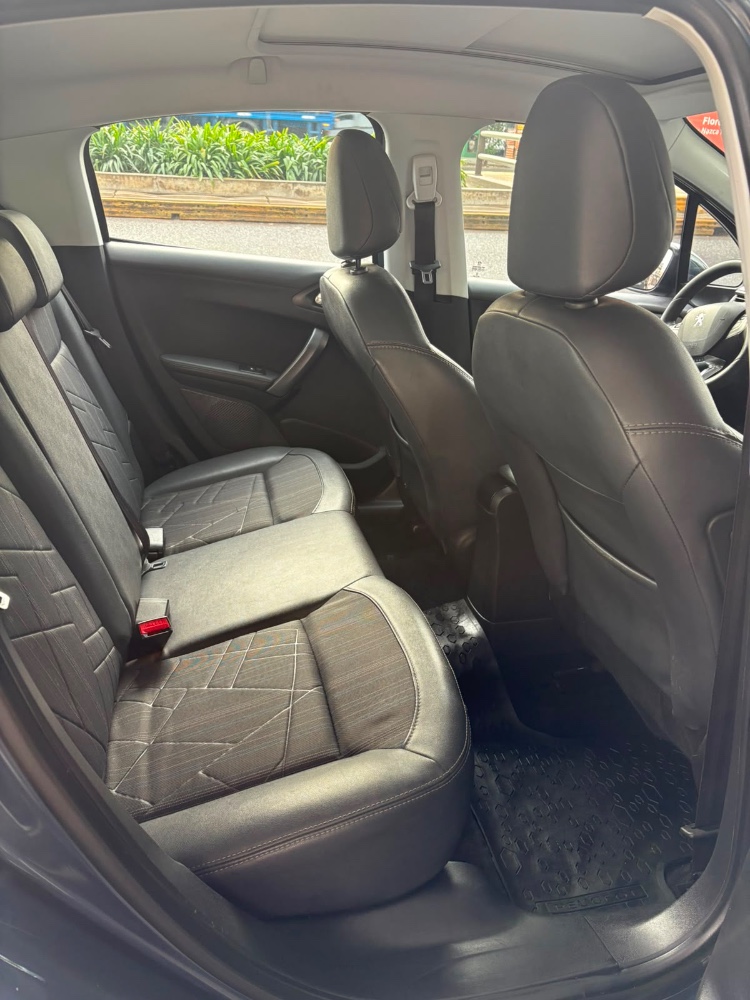 Peugeot 208 Feline 1.6 N pack cuir  — foto 11