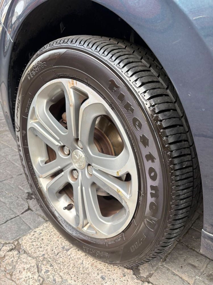 Peugeot 208 Feline 1.6 N pack cuir  — foto 15