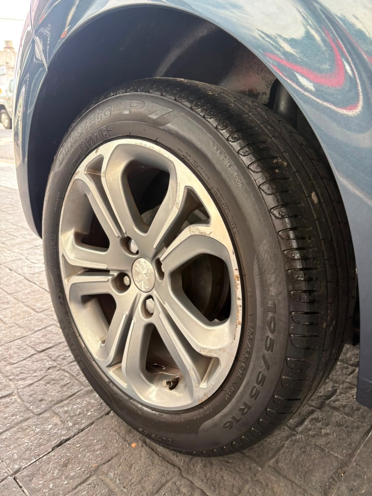 Peugeot 208 Feline 1.6 N pack cuir  — foto 16