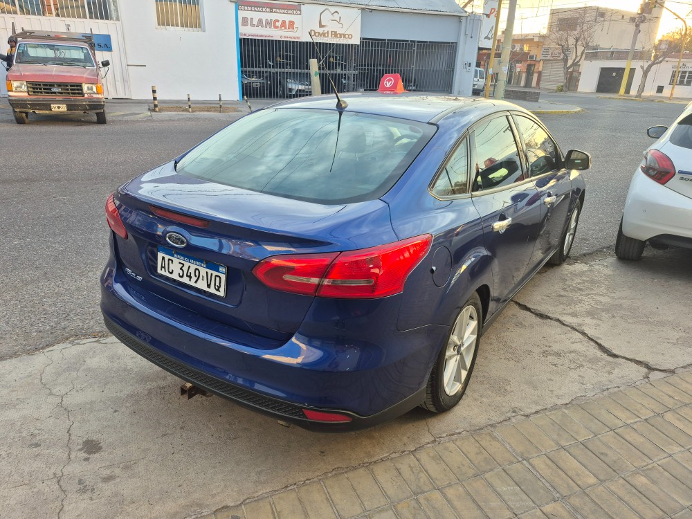Ford Focus S — foto 5