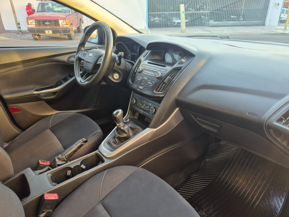 Ford Focus S — foto 8