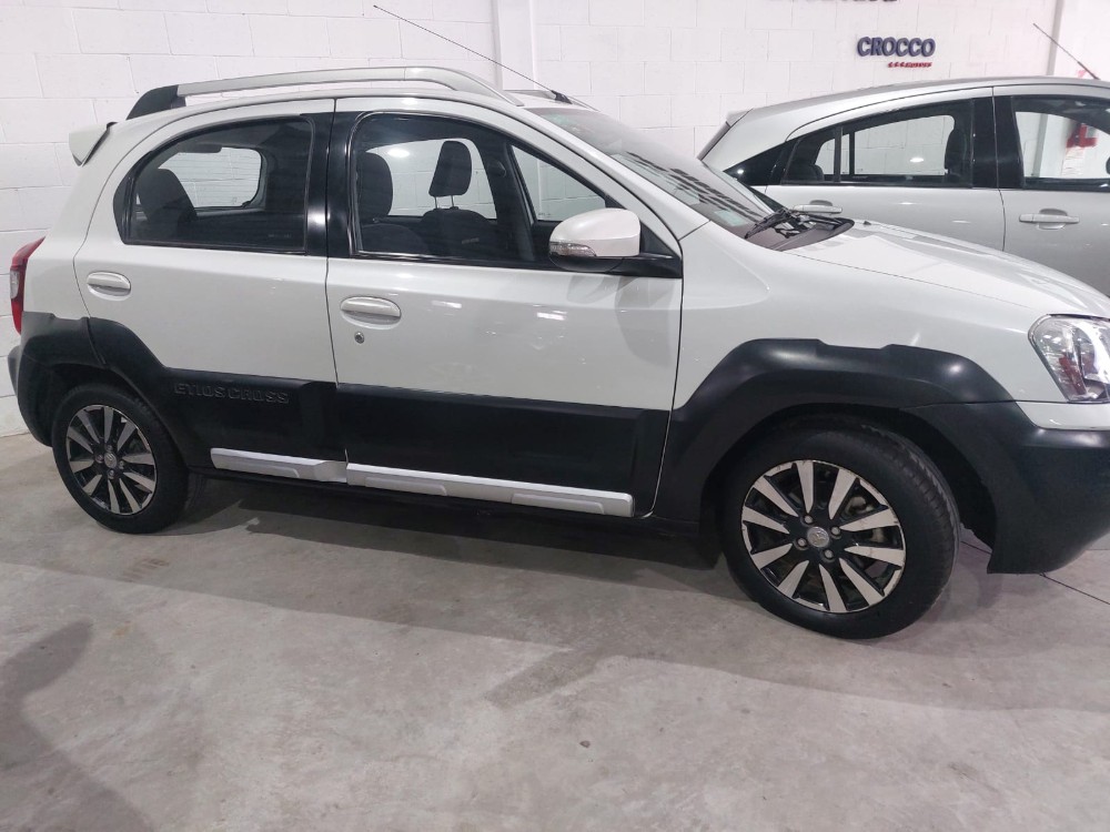 Toyota ETIOS CROSS  — foto 5