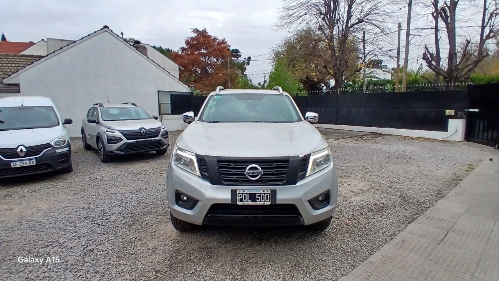 Nissan Frontier LE  LE  — foto 2