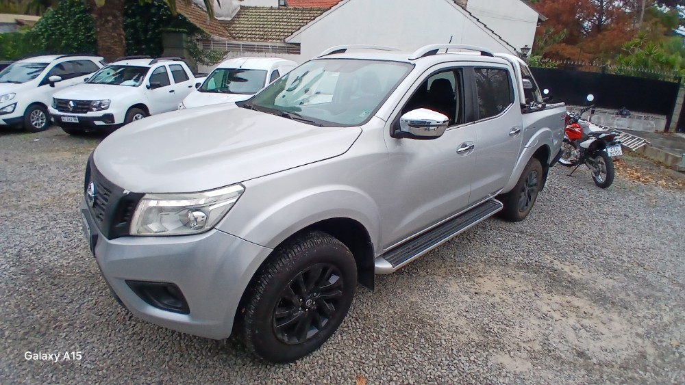 Nissan Frontier LE  LE  — foto 4