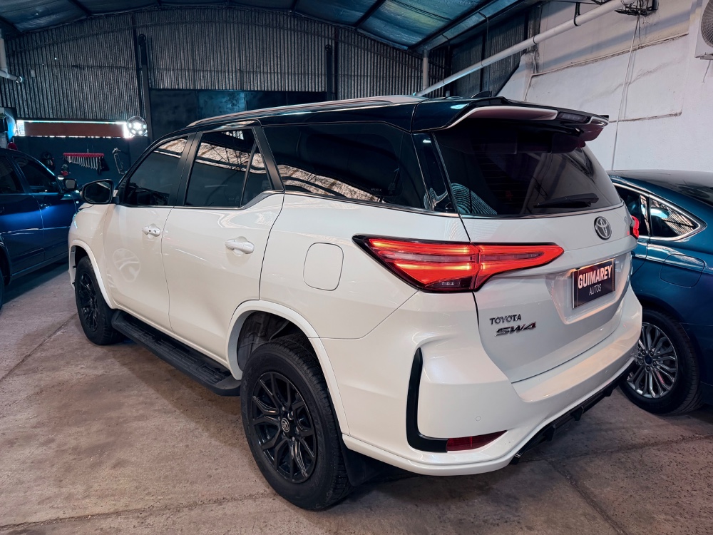 Toyota Sw4 4x4 GR-S 2.8 TDI 6At 7A — foto 4