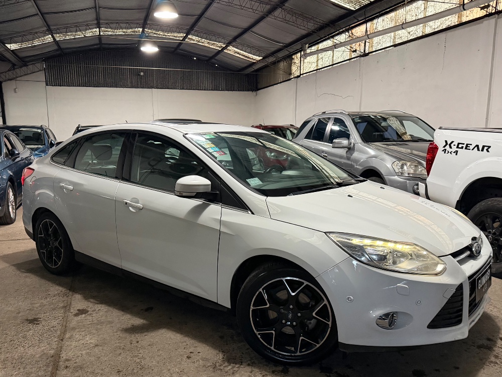 Ford Focus TITANIUM 2.0 AT — foto 2
