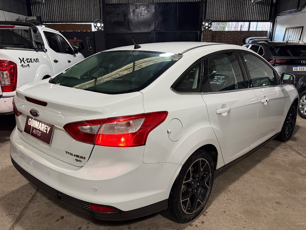 Ford Focus TITANIUM 2.0 AT — foto 3