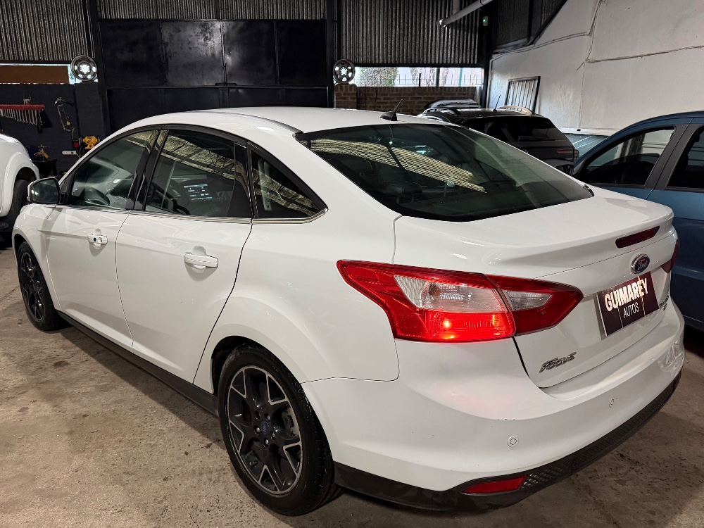 Ford Focus TITANIUM 2.0 AT — foto 4