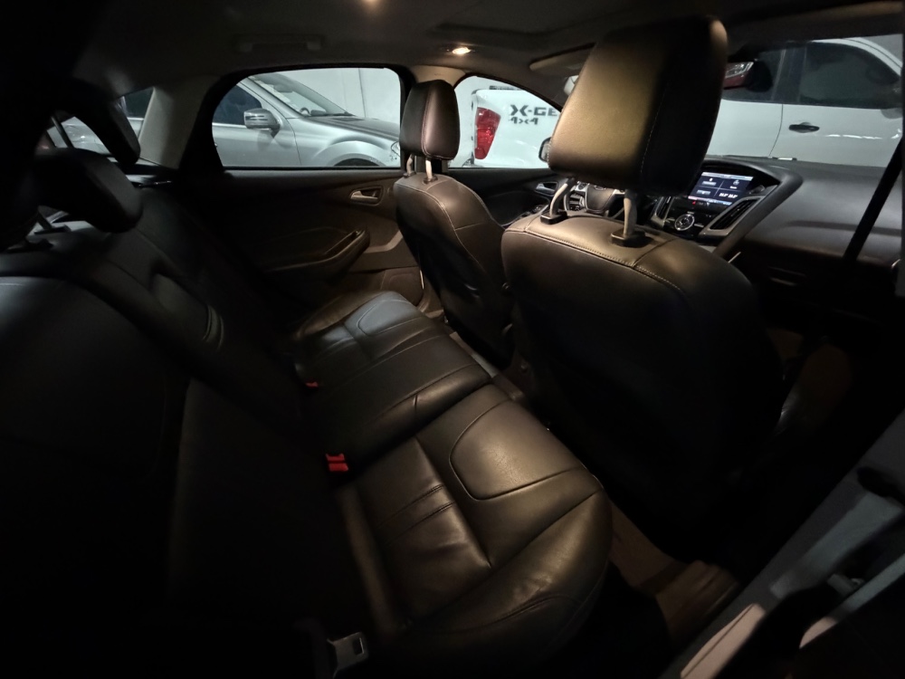 Ford Focus TITANIUM 2.0 AT — foto 7