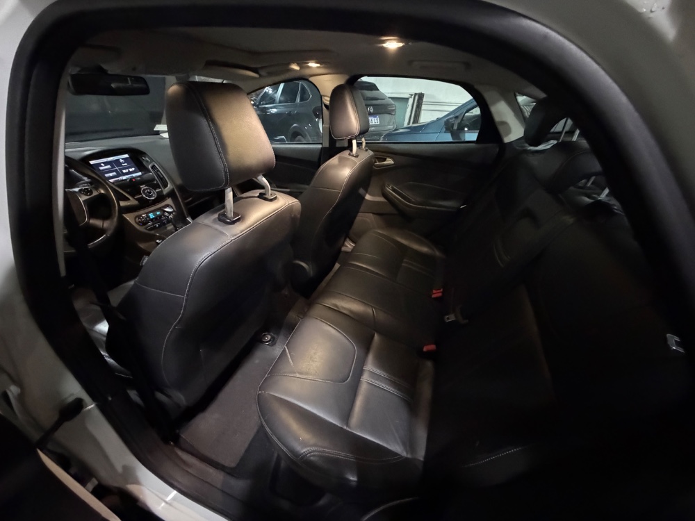 Ford Focus TITANIUM 2.0 AT — foto 8