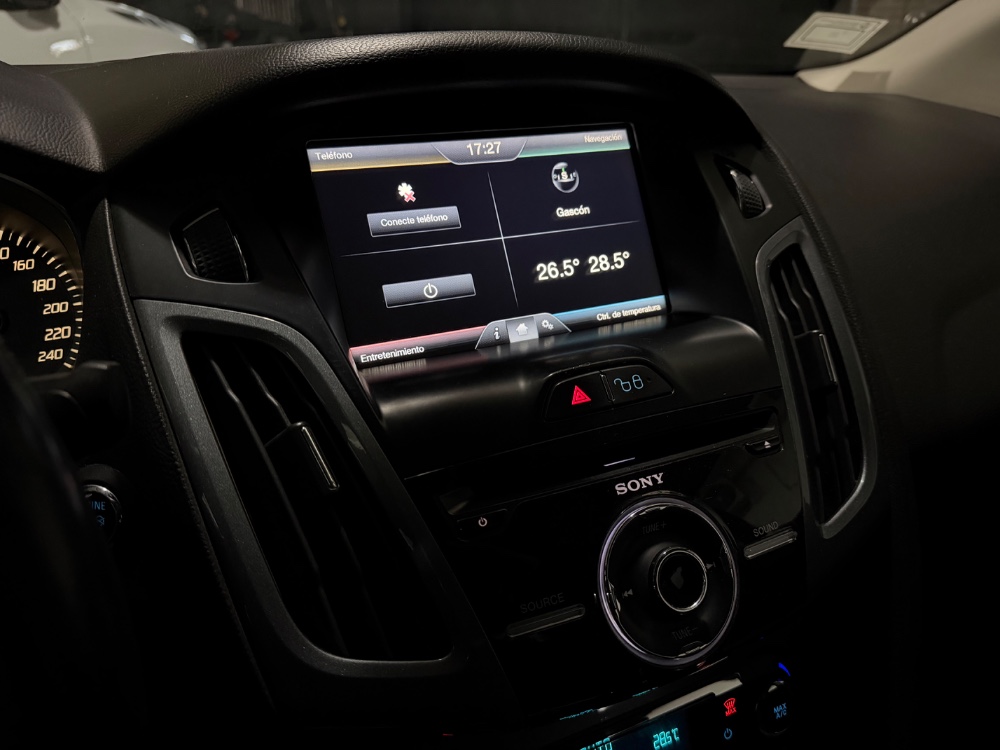 Ford Focus TITANIUM 2.0 AT — foto 9