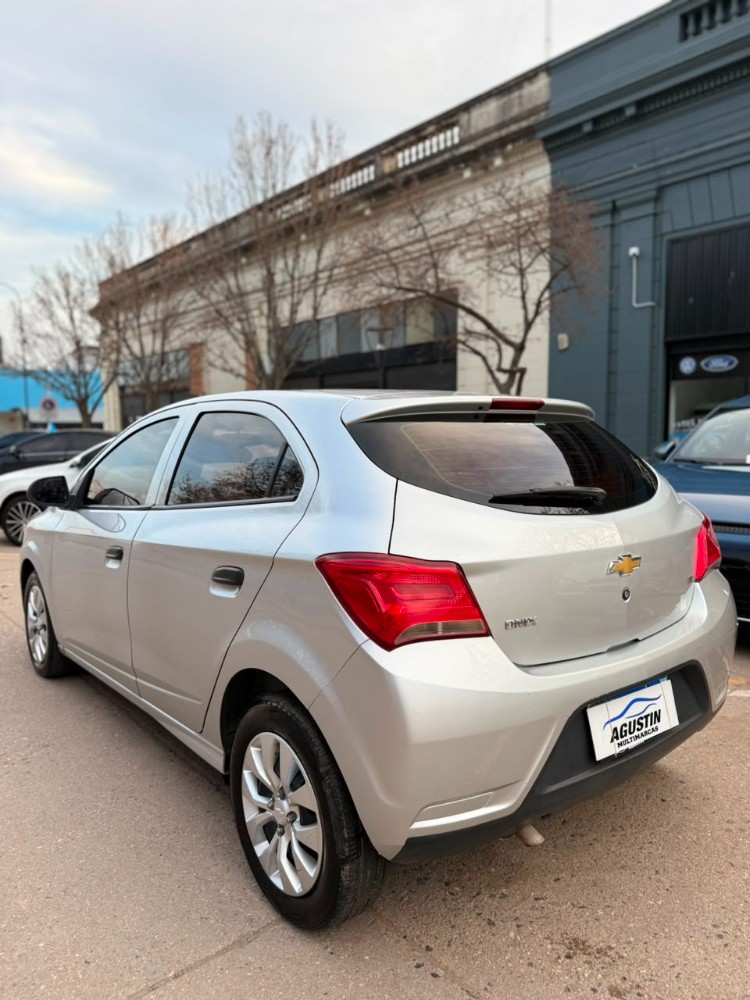 Chevrolet Onix LT — foto 6