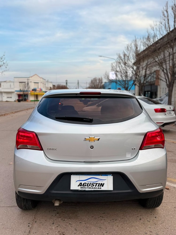 Chevrolet Onix LT — foto 7