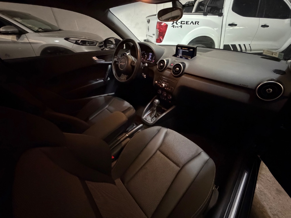 Audi A1 1.4t Fsi Ambition S-tronic — foto 8