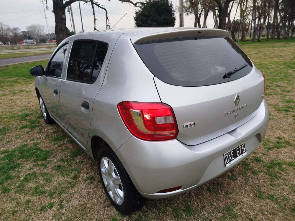 Renault Sandero Expression — foto 5