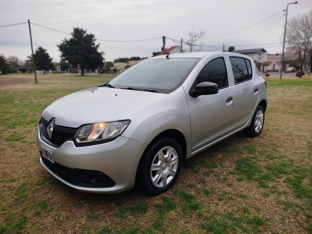 Renault Sandero Expression — foto 11