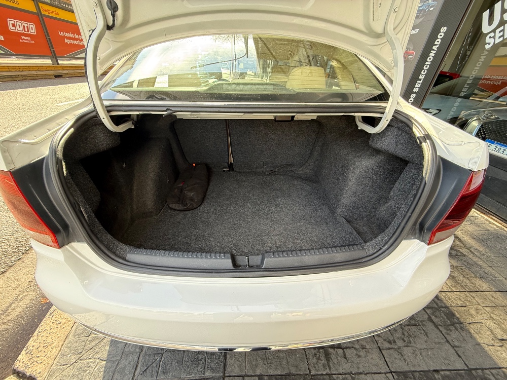 Volkswagen Polo Comfortline 1.6 16v — foto 12